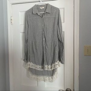 Umgee Long-sleeve button up shirt with lace bottom